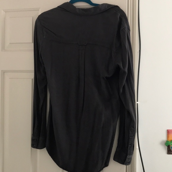 AEO Long Sleeve button down - Picture 3 of 3